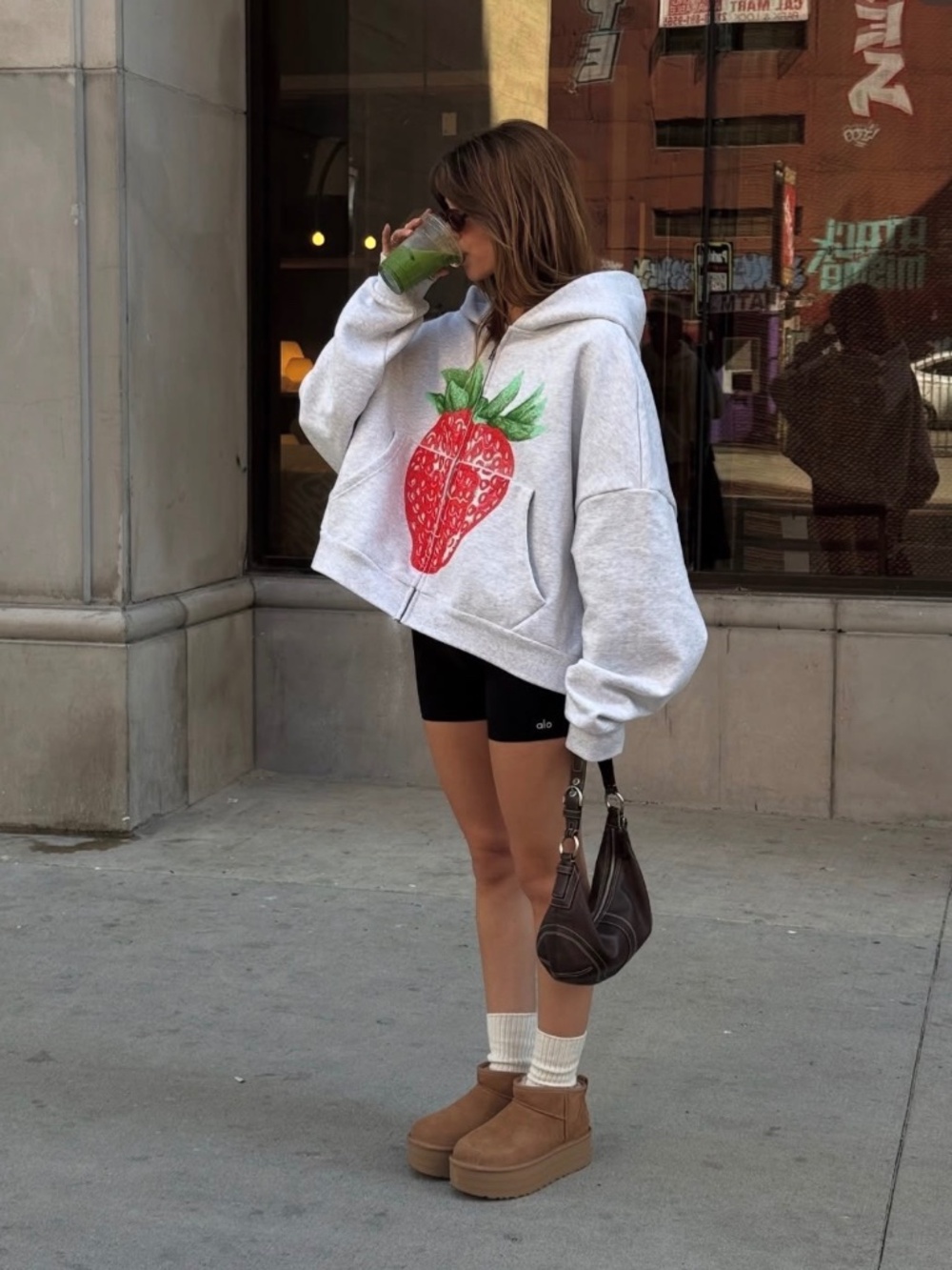 Elwood Strawberry Hoodie - Original Elwood - Size M